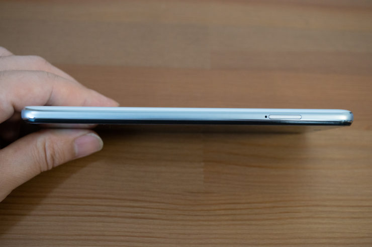 Xiaomi Redmi Note 9S　左側面