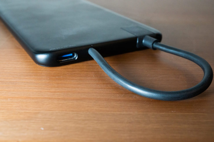 Anker PowerCore III Slim 5000 with Built-in USB-C Cable　下部