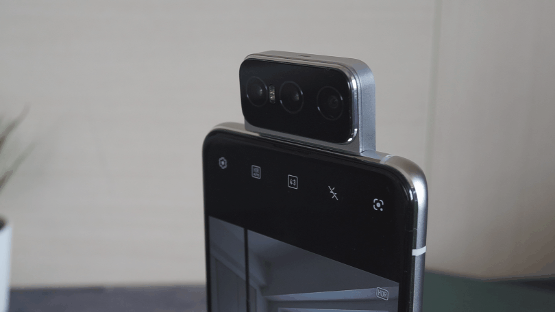 ZenFone 7　フリップカメラ可動